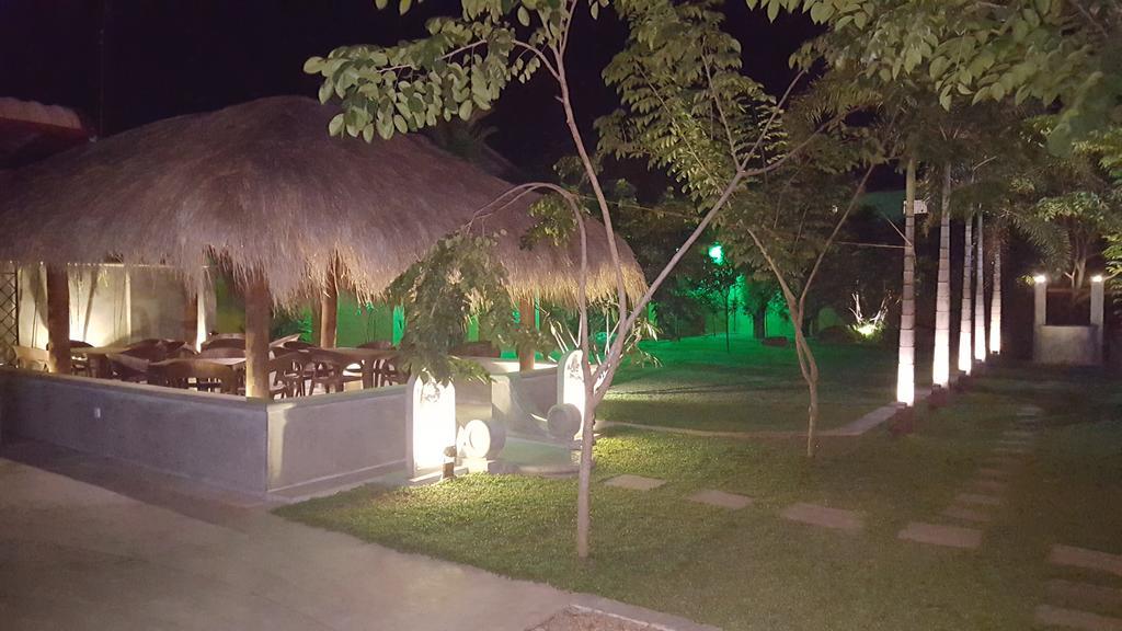 Inlak Garden Hotel Негомбо Екстер'єр фото